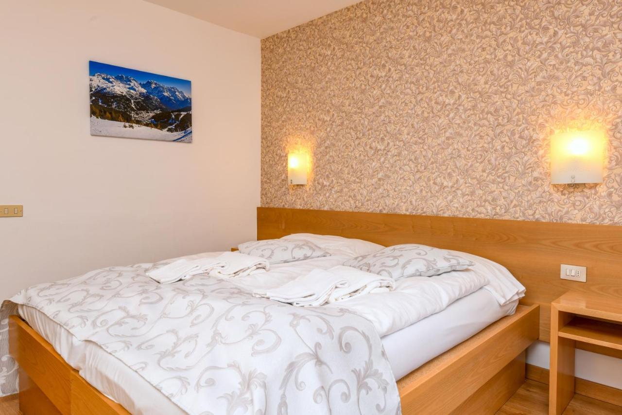 Bepy Hotel Garni Giustino Екстер'єр фото