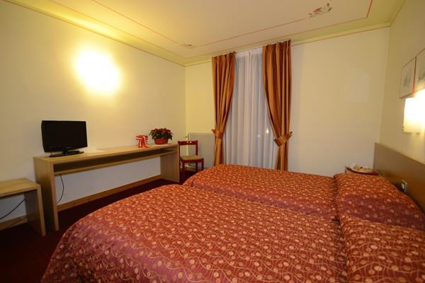 Bepy Hotel Garni Giustino Екстер'єр фото