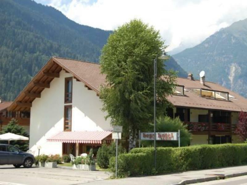 Bepy Hotel Garni Giustino Екстер'єр фото