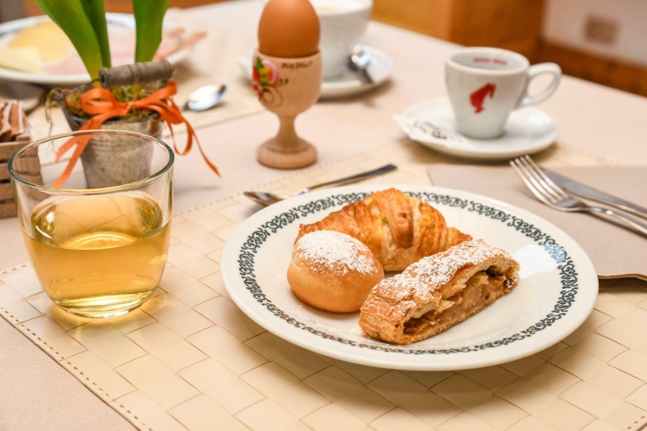 Bepy Hotel Garni Giustino Екстер'єр фото